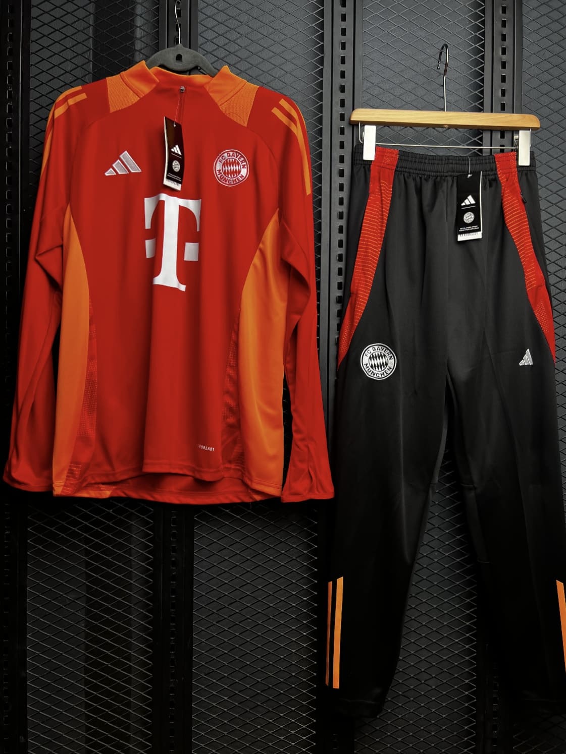 FC Bayern Munchen Training Kit 2PCs